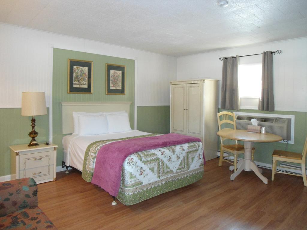 Flower Field Inn And Cottages Stroudsburg Dış mekan fotoğraf