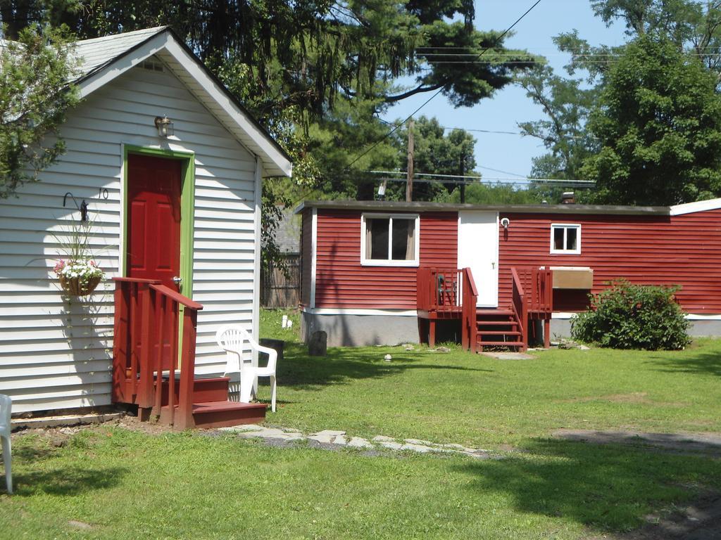 Flower Field Inn And Cottages Stroudsburg Dış mekan fotoğraf