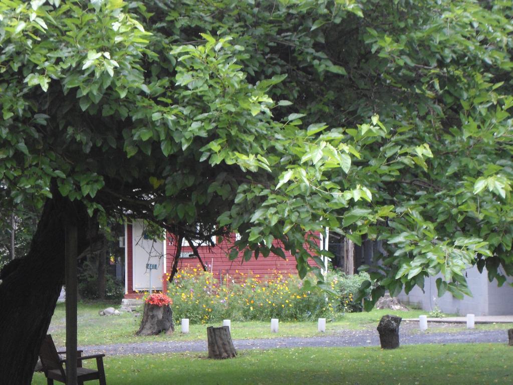 Flower Field Inn And Cottages Stroudsburg Dış mekan fotoğraf