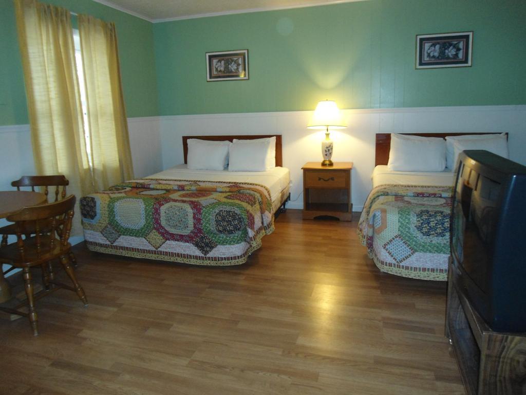 Flower Field Inn And Cottages Stroudsburg Oda fotoğraf