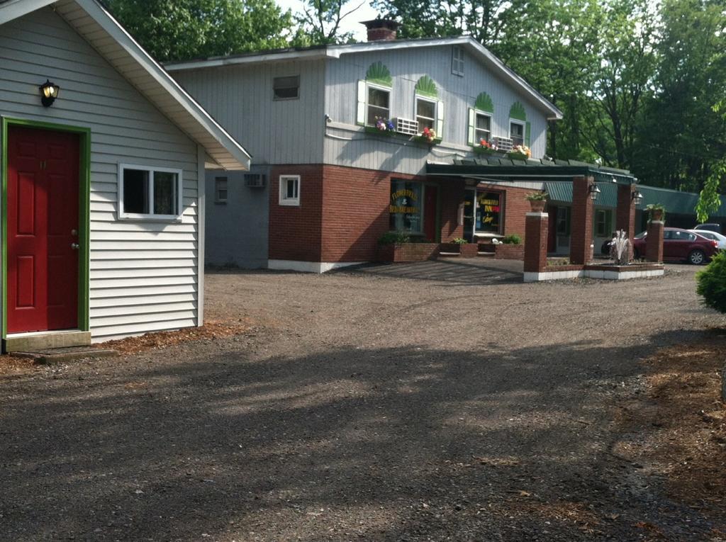 Flower Field Inn And Cottages Stroudsburg Dış mekan fotoğraf