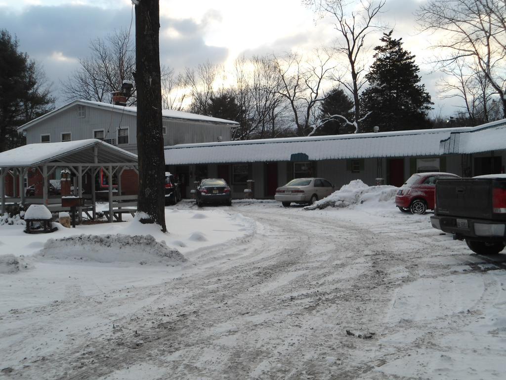 Flower Field Inn And Cottages Stroudsburg Dış mekan fotoğraf