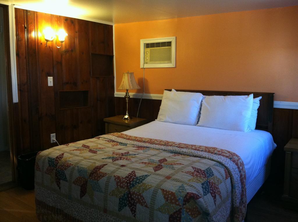 Flower Field Inn And Cottages Stroudsburg Dış mekan fotoğraf
