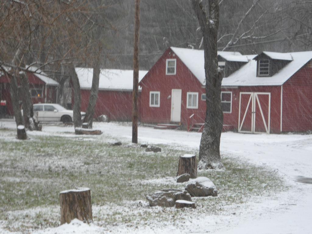 Flower Field Inn And Cottages Stroudsburg Dış mekan fotoğraf